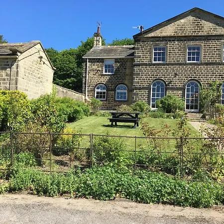 Oak House, A Mini Harewood House And Perfect For Brides And Grooms *
